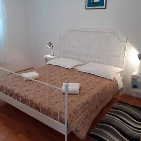 Ferienwohnung Fuer 4 Personen Ca 48 Qm In Privlaka, Dalmatien Norddalmatien