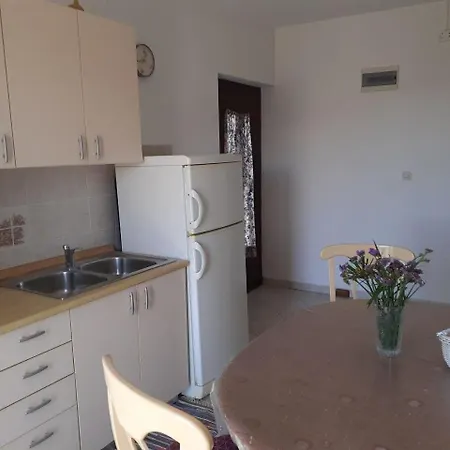 Ferienwohnung Fuer 4 Personen Ca 48 Qm In Privlaka, Dalmatien Norddalmatien