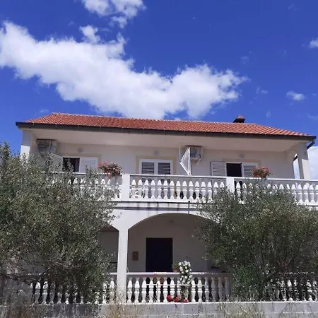 Apartament Ferienwohnung Fuer 4 Personen Ca 48 Qm In Privlaka, Dalmatien Norddalmatien
